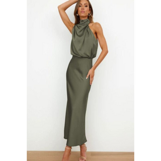 Velvet | Dames Avondjurk – Halter-design, Schitterende Look & Midi-lengte groen