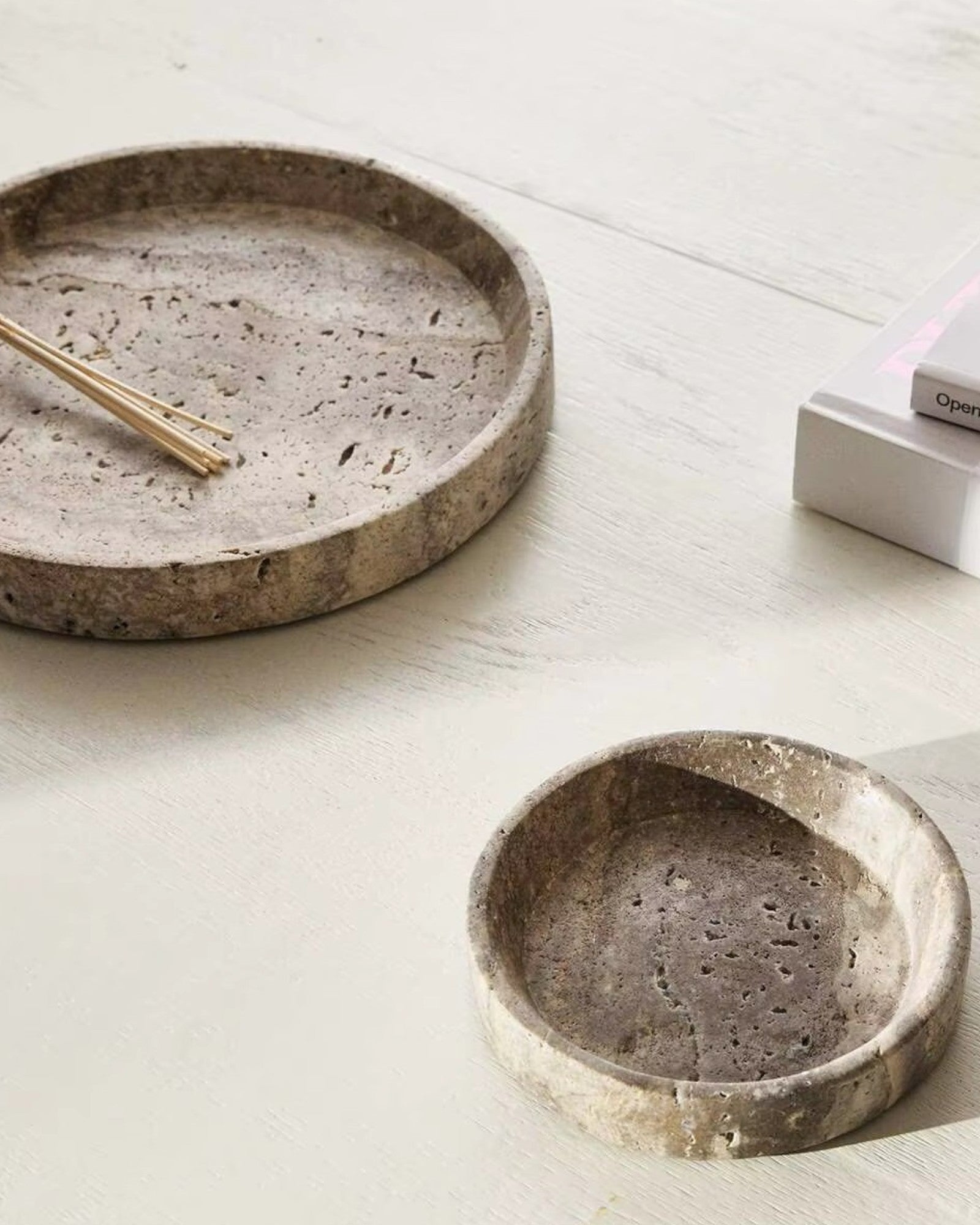 Marmor Dienblad – Rond Opberg Dienblad in Lichtgrijs 25/20 cm