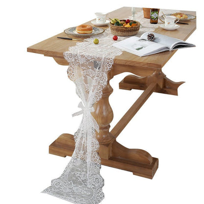 Tafelloper Met Bloemenkant Voor Elegante Tafelsetting