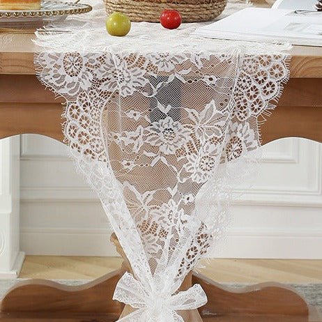Tafelloper Met Bloemenkant Voor Elegante Tafelsetting
