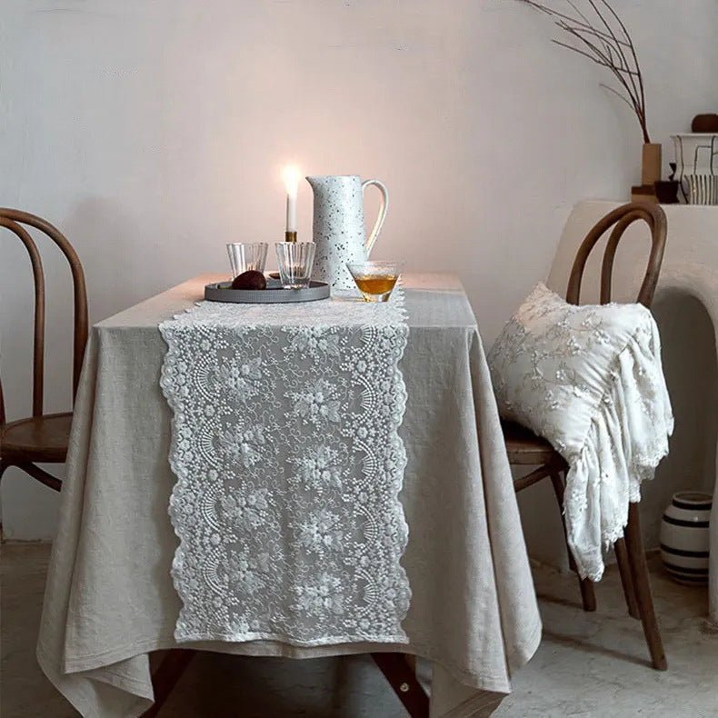 Vintage Witte Kanten Tafelloper Voor Feestelijke Gelegenheden
