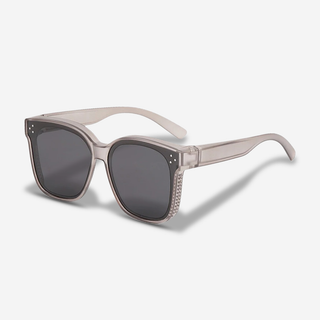 Manda | Zonnebril Beige - Clip-On Overzetzonnebril Gepolariseerd UV400 voor Brildragers / Pro Klassiek Grijs