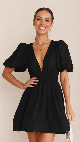 Dames Jurk – Korte Pofmouwen – Vierkante Hals – Elastisch Model – Flared Mini Lengte Zwart