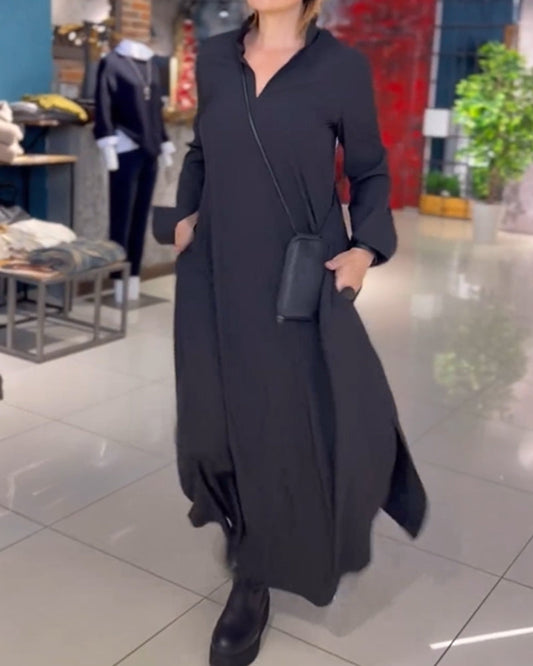 Chloe | Losse lange jurk met zijsplit in de kleur Zwart voor dames in Lounge stijl ideaal voor de herfst.
