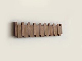 Houten Pianohanger Kapstok Voor Elegante Kledingopslag Walnoothout