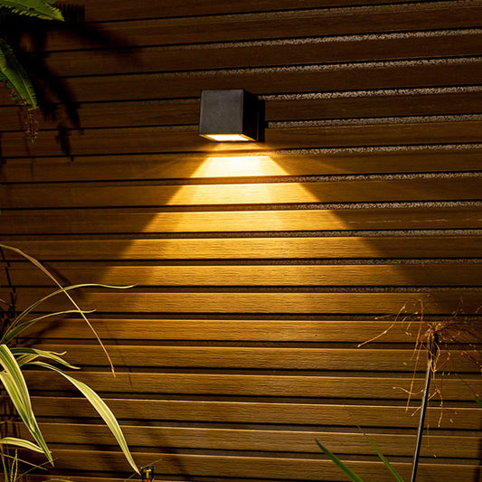 Luxe LED Solar Wandlamp Buiten Warm Licht Zwart Met Sensor
