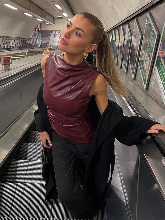 Gevormde Neplederen Mouwloze Top Met Hoge Hals Design Tops SEREIN Maroon Rood XS