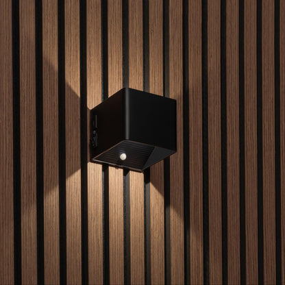 HUE - Boca Draadloze Oplaadbare Wandlamp Met Sensor Zwart