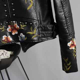 Leren Damesjack Slank Silhouet Met Zakken En Ritssluiting