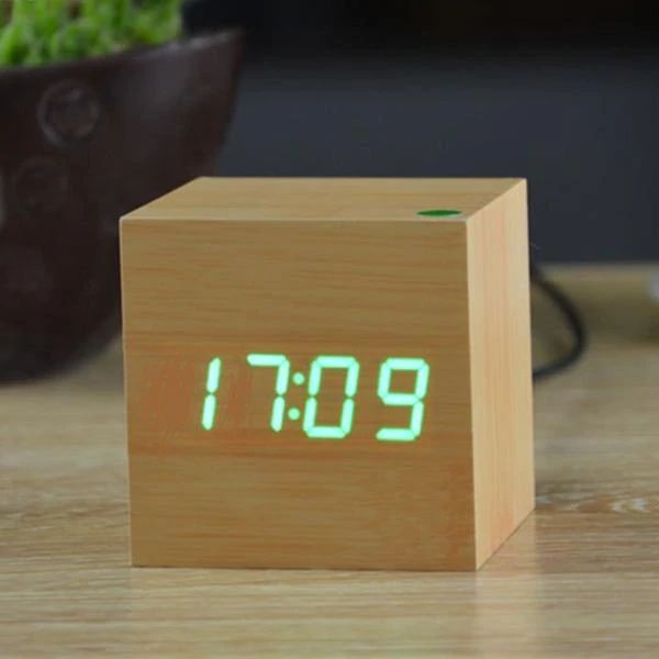 Kubus Digitale Tafelklok Voor Modern Interieur