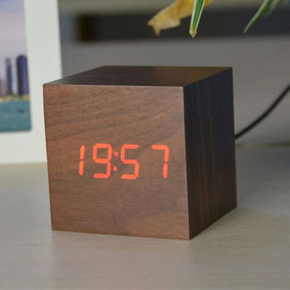 Kubus Digitale Tafelklok Voor Modern Interieur Bruin-rood