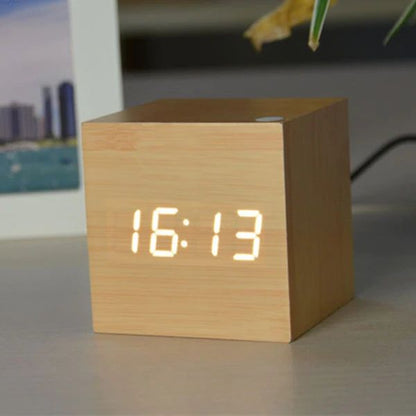 Kubus Digitale Tafelklok Voor Modern Interieur Geelwit
