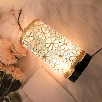 Elesso - Elegante Nordic Vintage Tafellamp | Zonnebloem Kap & Gouden Accenten | USB-Aangedreven Sfeerverlichting