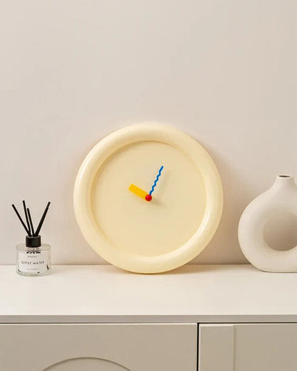 Le Temps Wandklok Voor Stijlvolle Interieurs Crème