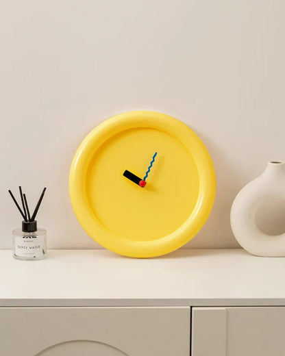 Le Temps Wandklok Voor Stijlvolle Interieurs Geel