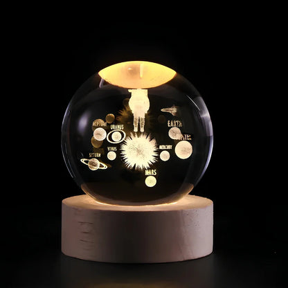 Solace - Kristallen Bal met 3D Gravure en Warm Wit Licht Astral Voyage